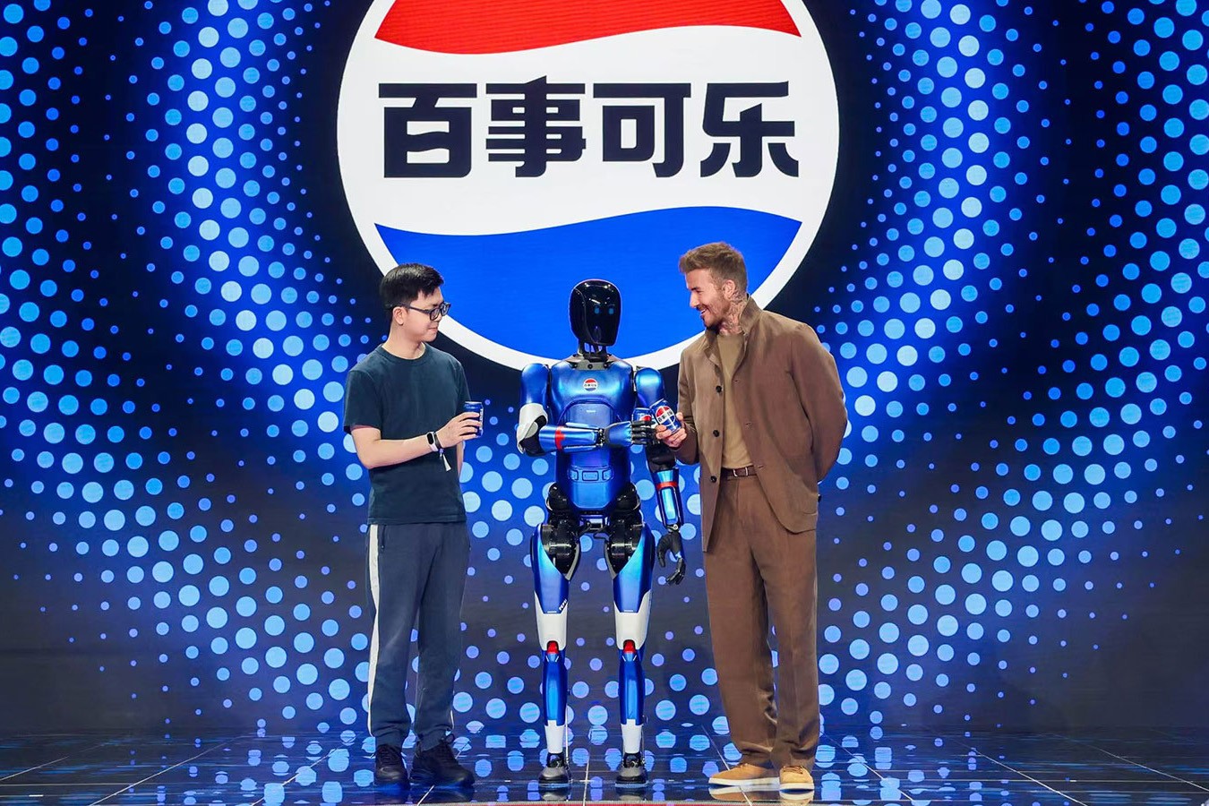 威廉希尔机器人携手百事中国共创“百事蓝宝” 共燃渴望新章